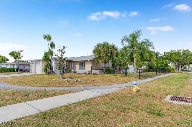 Building Photo - 6004 Deming Ave