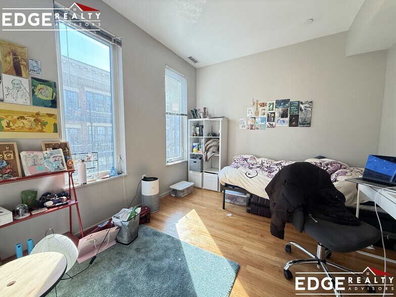 Building Photo - 53 Glenville Ave