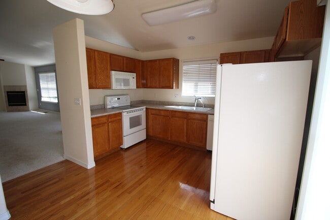 Building Photo - Amazing 5 bedroom home in Desirable Crown Hill Mesa on West Side of town