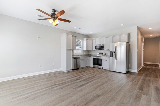 Building Photo - 406 Community St