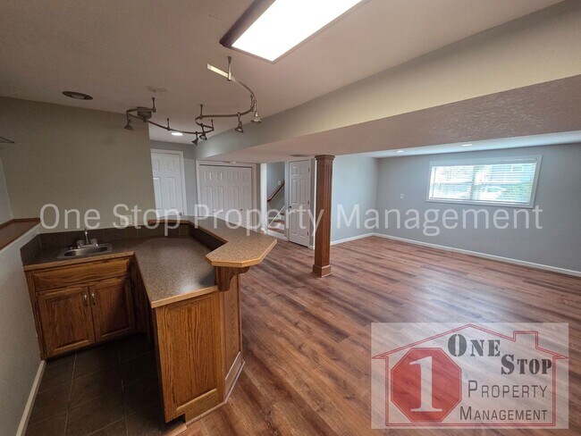 Building Photo - Gorgeous 3 Bedroom, 2.5 Bath in Kearney!