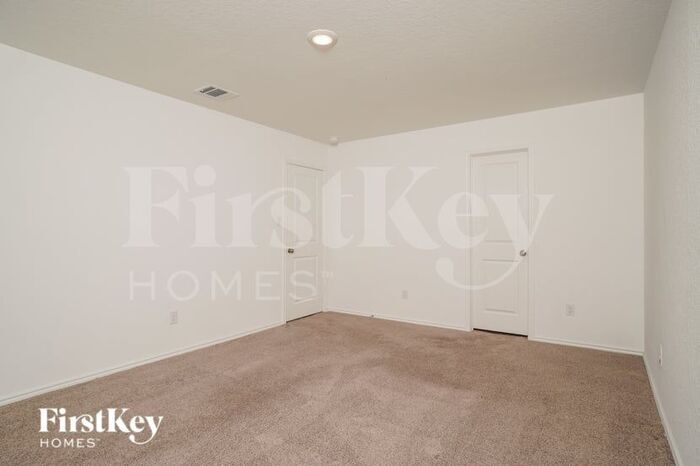 Building Photo - 2438 Double Oak Dr