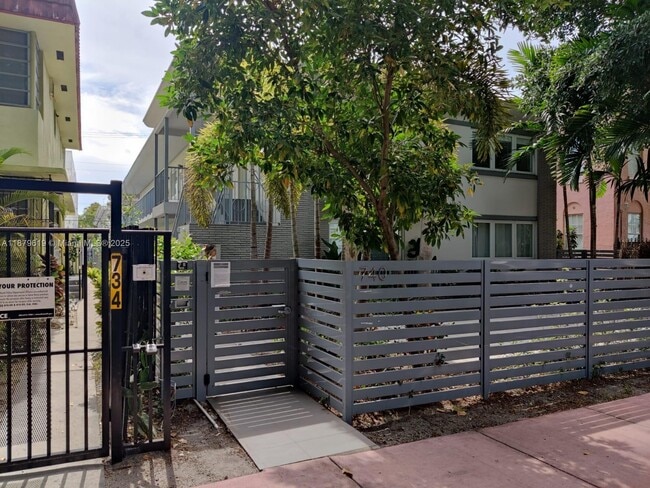 Building Photo - 740 Meridian Ave