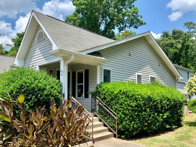 Primary Photo - 1005 Chaney Rd