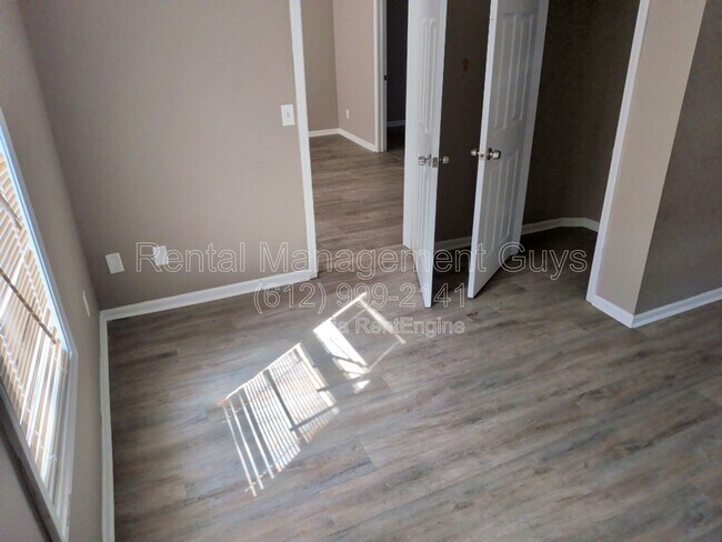 Building Photo - 2935 N Aldrich Ave