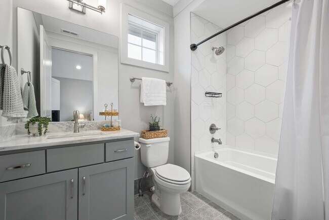 Building Photo - 6368 Alamo Pl