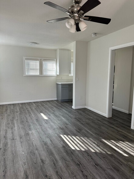 Building Photo - 241 W 89th St