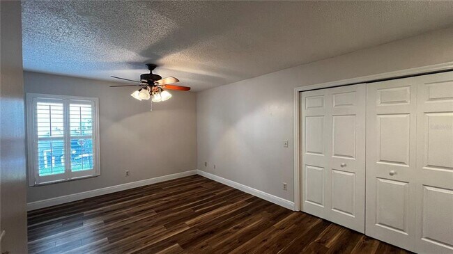 Building Photo - 8625 Vista Shores Ct