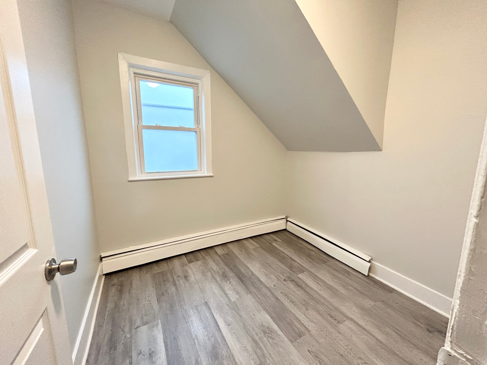 Building Photo - 8 Oakland St