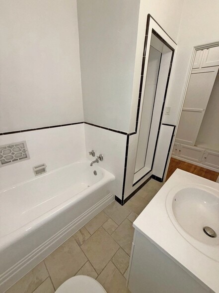 Building Photo - 9120 Beverly Blvd