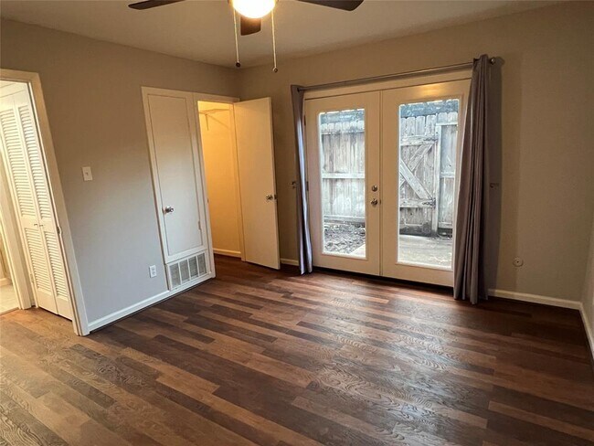 Building Photo - 9021 Gaylord Dr