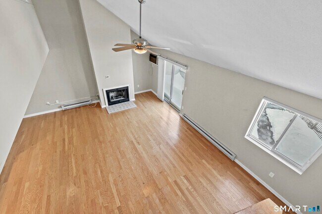 Building Photo - 187 Lovers Ln