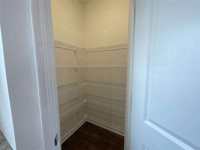 Building Photo - 5716 Schelton Pl