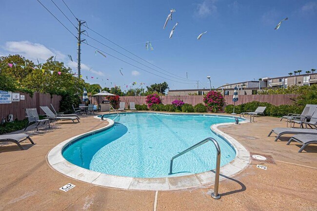 Building Photo - 1 bed/ 1 bath Point Loma condo close to the Bay & Liberty Station!