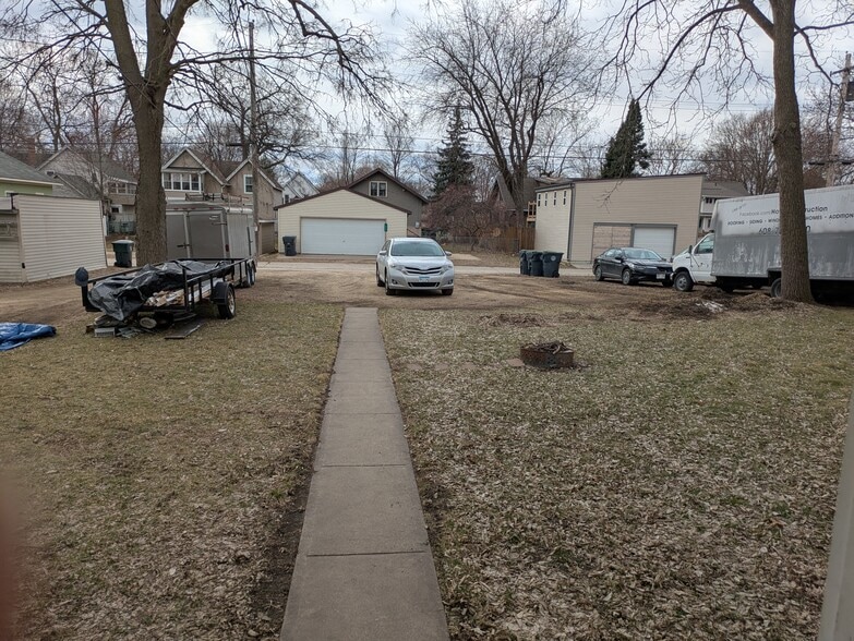 Off street parking - 1622 Market St