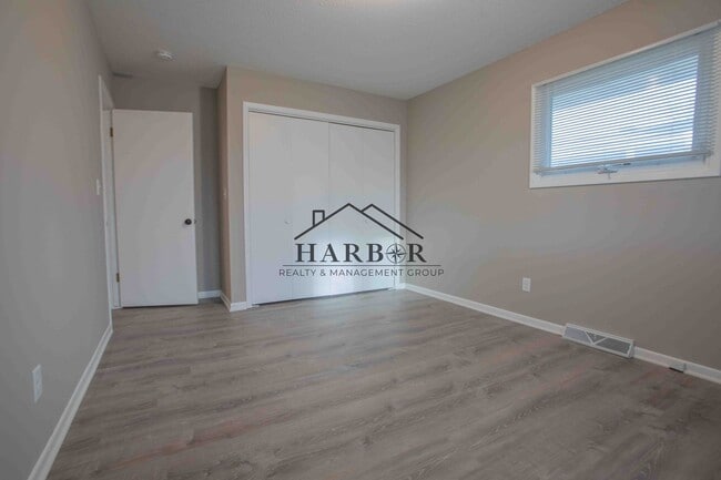Building Photo - Single Family Home in SW Rochester with Fu...