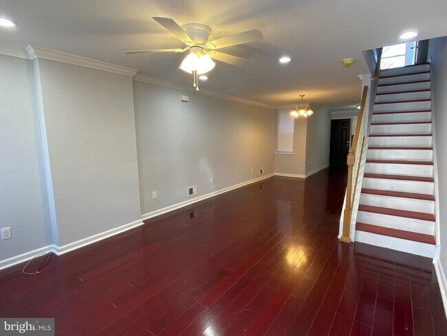 Building Photo - 1523 S Opal St