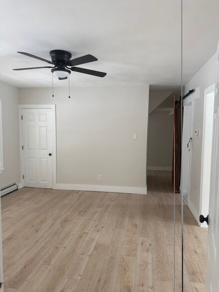 Building Photo - 567 Thacher St