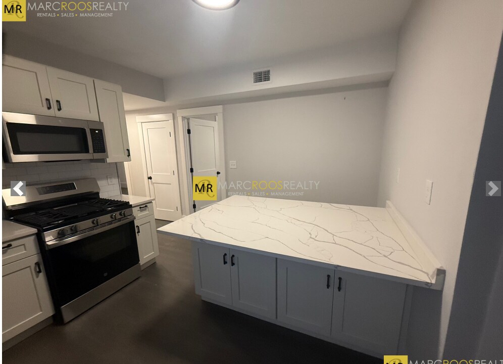 Building Photo - 110 Marginal St