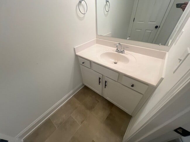 Building Photo - 312 Traywick Pl