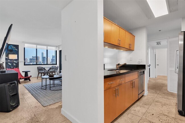 Building Photo - 1581 Brickell Ave