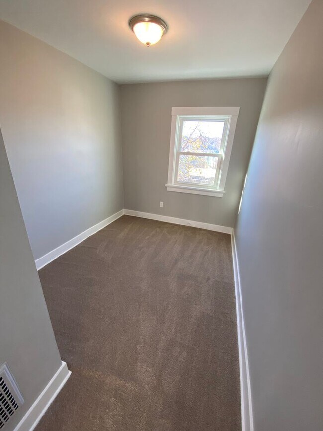 Building Photo - Newly Renovated Single Family House For Rent!