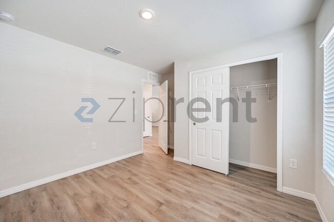 Building Photo - 12009 Henley Ave