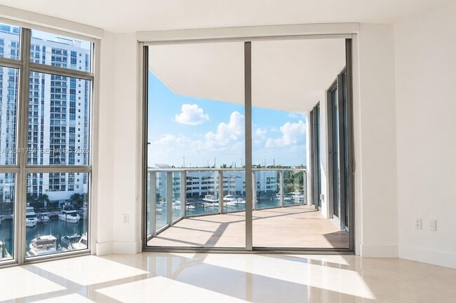 Building Photo - 17301 Biscayne Blvd