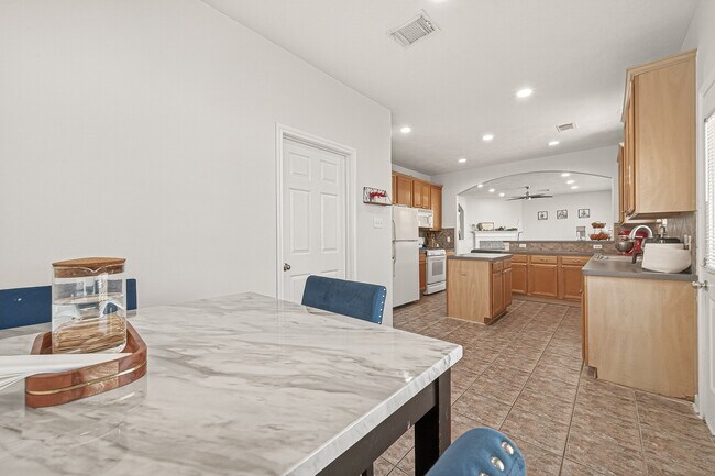 Building Photo - 7023 Westford Park Ln