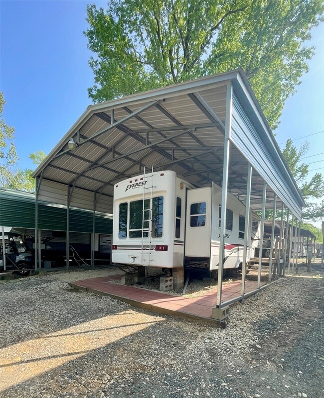 Building Photo - 5972 TX-147