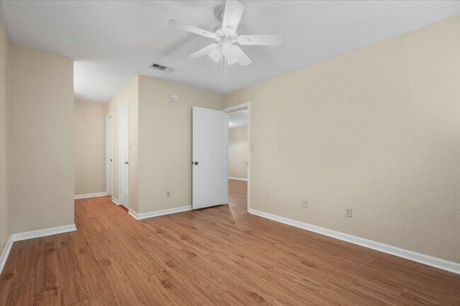 Building Photo - 3208 Ginger Dr