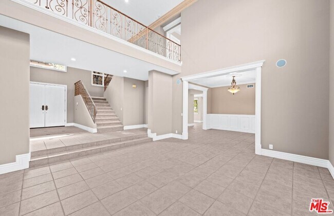 Building Photo - 11221 Briarcliff Ln