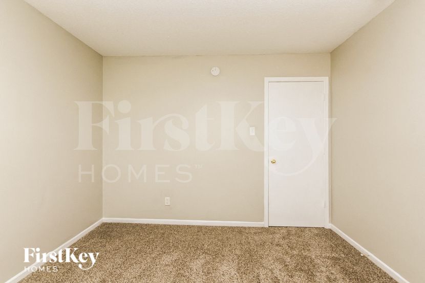 Building Photo - 11428 Cuyahoga Dr