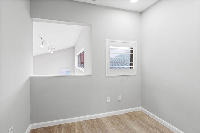 Building Photo - 6933 Yellowstone Way Dr
