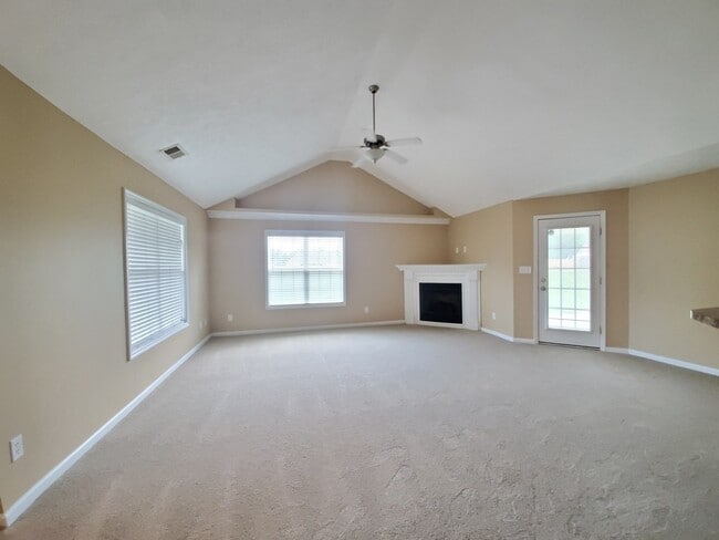 Building Photo - 102 Kennedy Dr