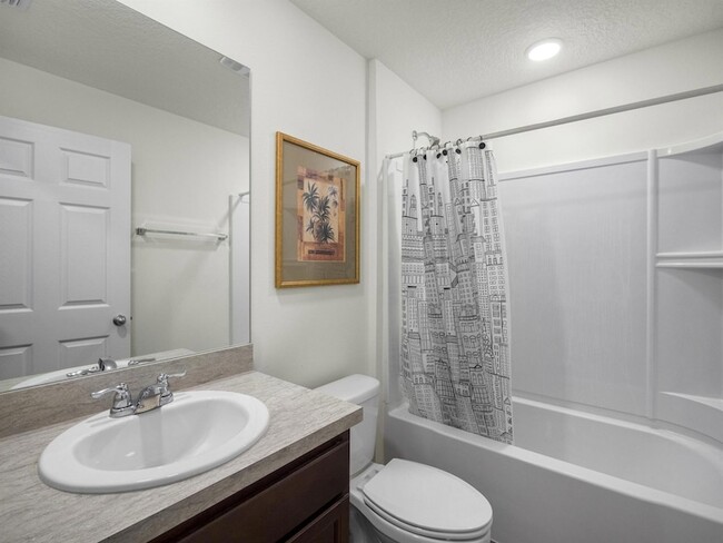 Building Photo - 544 SE Whitmore Dr
