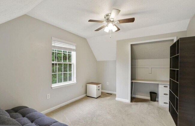 Building Photo - 5601 Skate Ct