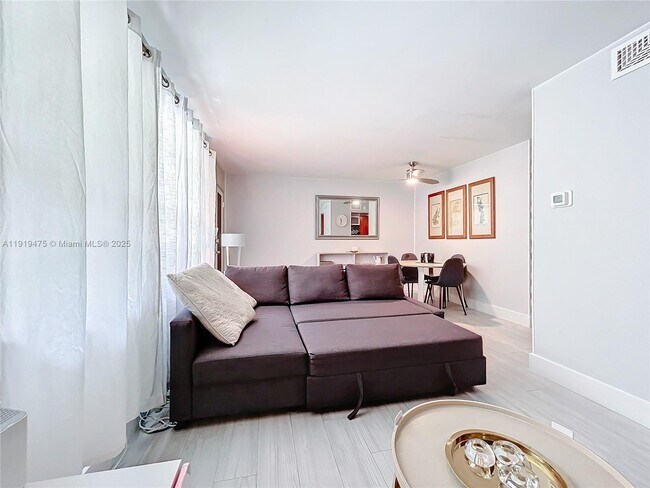 Building Photo - 651 NE 60th St