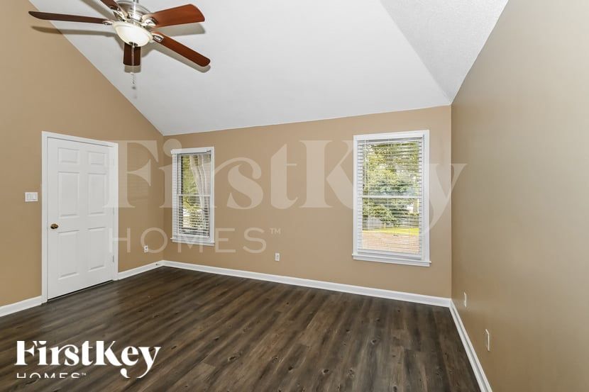 Building Photo - 844 Tropicana Dr E