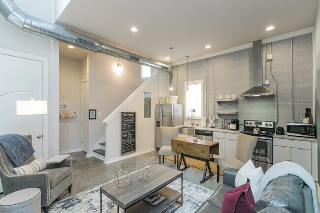 Building Photo - 1064B 2nd Ave S