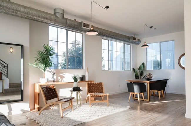 Building Photo - 5400 Playa Vista Dr