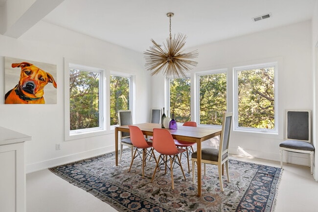 Building Photo - 508 E Huron Ave