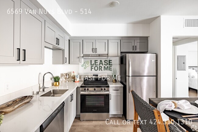 Building Photo - 14526 Kittridge St