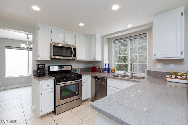 Building Photo - 9836 Russett Wood Cir