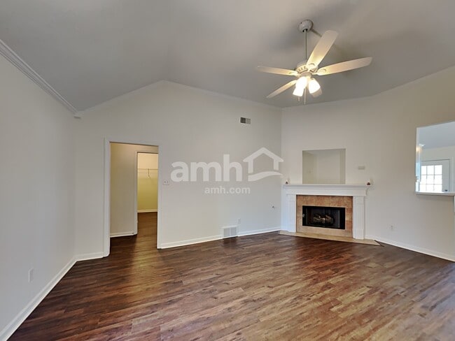 Building Photo - 1374 Siskin Dr