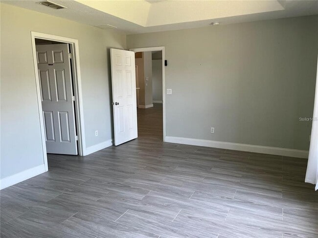 Building Photo - 3350 Countryside View Dr