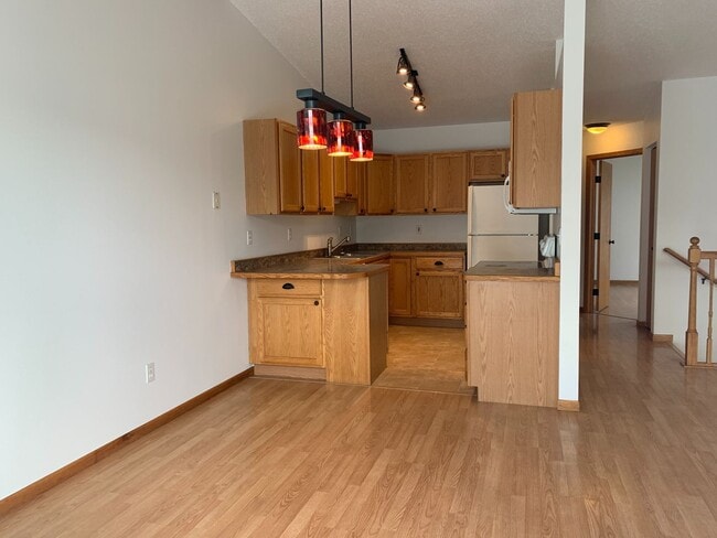 Building Photo - 3 Bedroom Twinhome