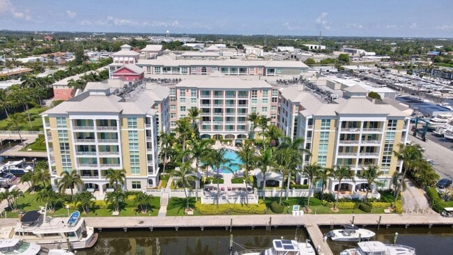 Building Photo - 806 E Windward Way