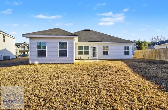 Building Photo - 147 Rimes Ave SE