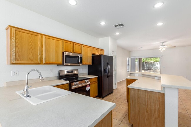 Building Photo - 12520 W Monterosa St